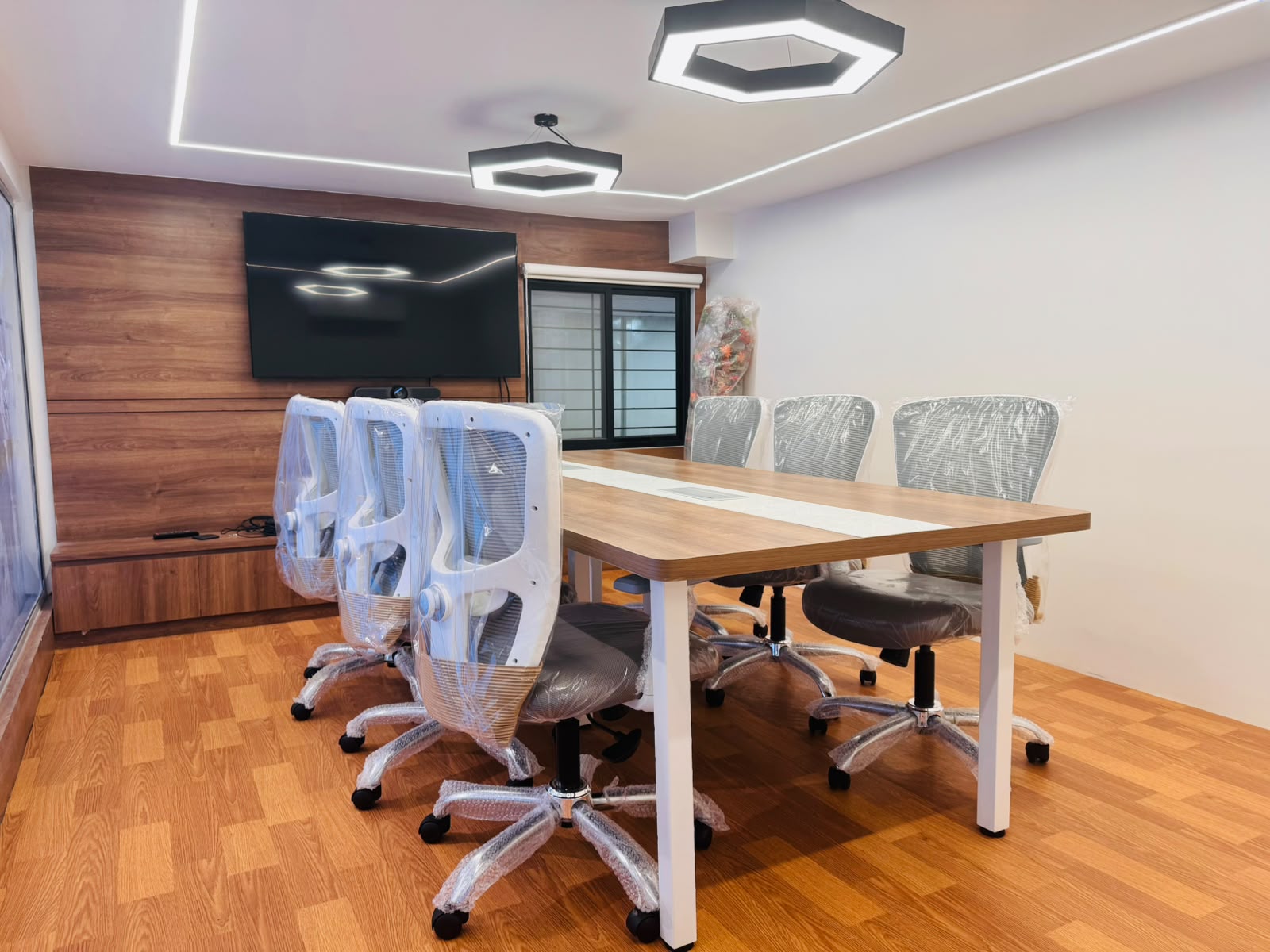 7-8 seater team office at I-TECH India FlexiSpace
